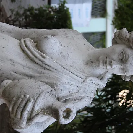 Garden Κατόλικα