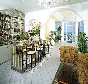 Garden Hotel 3*