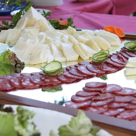 ホテル Garden カットーリカ