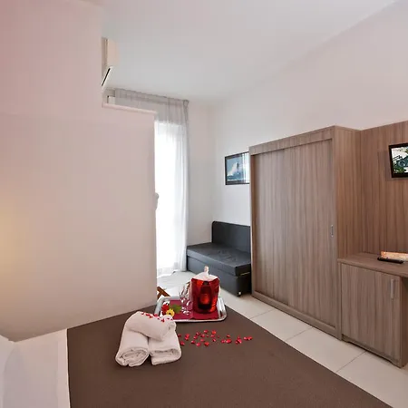 Garden ホテル カットーリカ